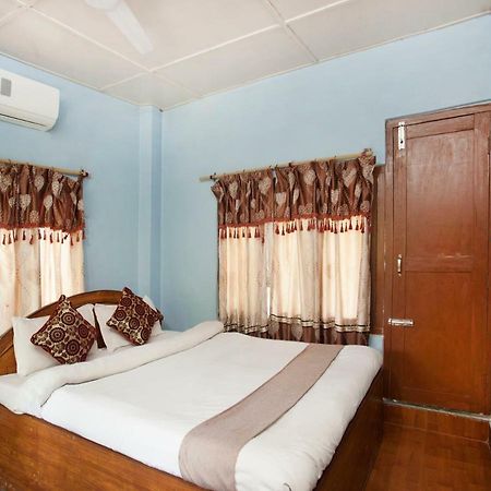 Spot On 486 Hotel Holy Lodge Sauraha Exterior foto