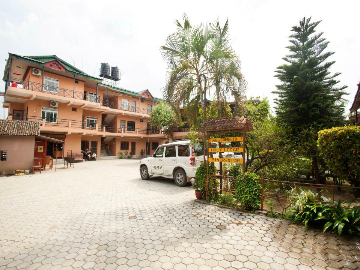 Spot On 486 Hotel Holy Lodge Sauraha Exterior foto