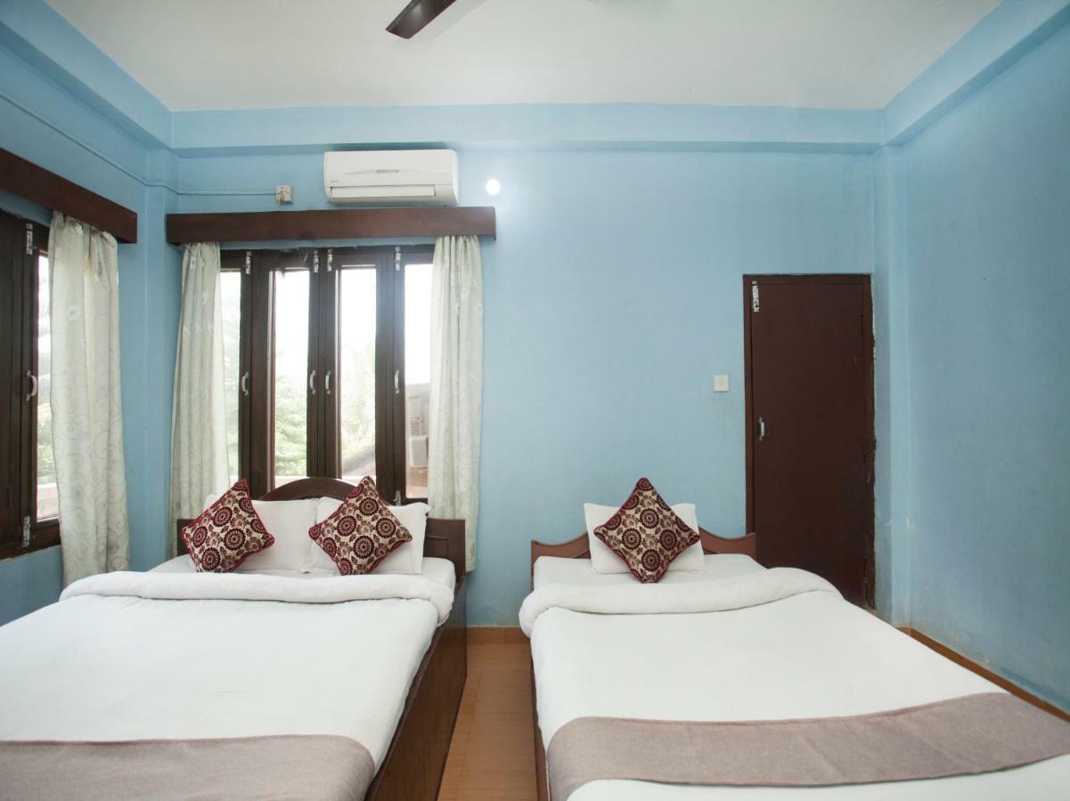 Spot On 486 Hotel Holy Lodge Sauraha Exterior foto
