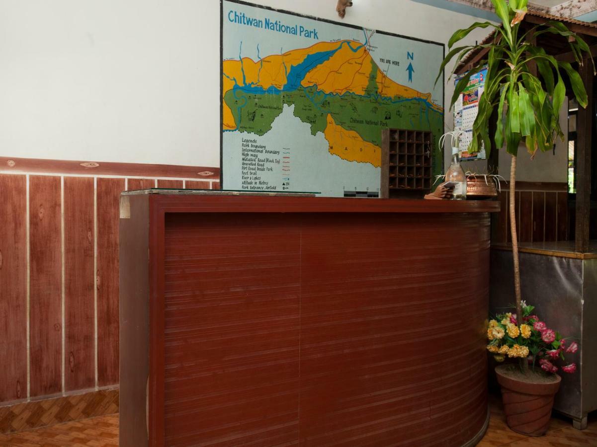 Spot On 486 Hotel Holy Lodge Sauraha Exterior foto