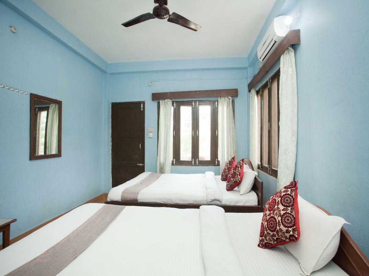 Spot On 486 Hotel Holy Lodge Sauraha Exterior foto